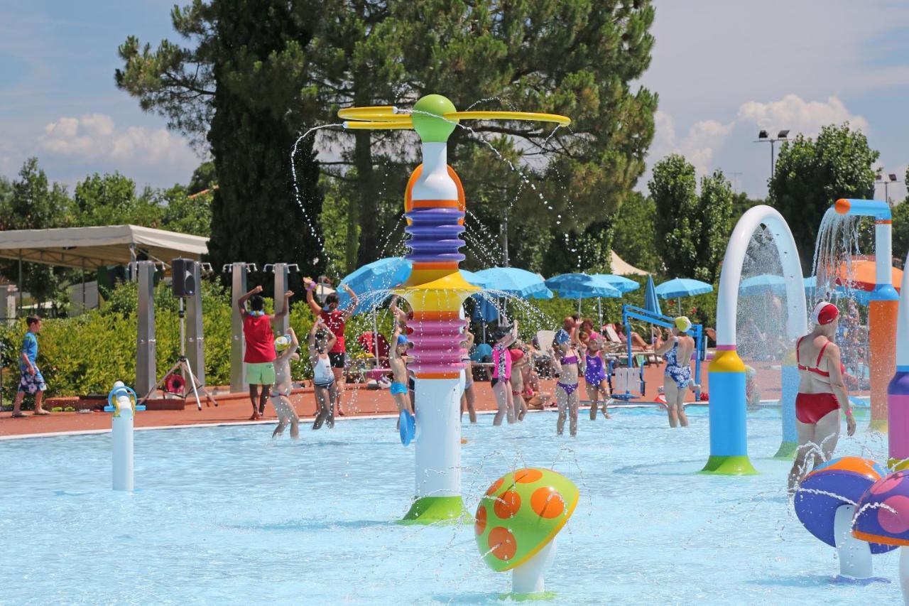 San Francesco Camping Village Ντεζεντσάνο ντελ Γκάρντα Εξωτερικό φωτογραφία