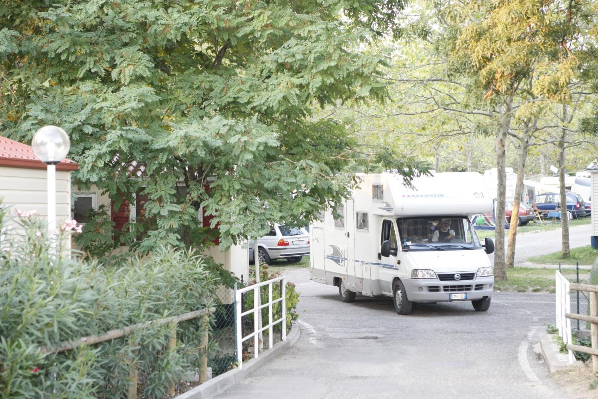 San Francesco Camping Village Ντεζεντσάνο ντελ Γκάρντα Εξωτερικό φωτογραφία